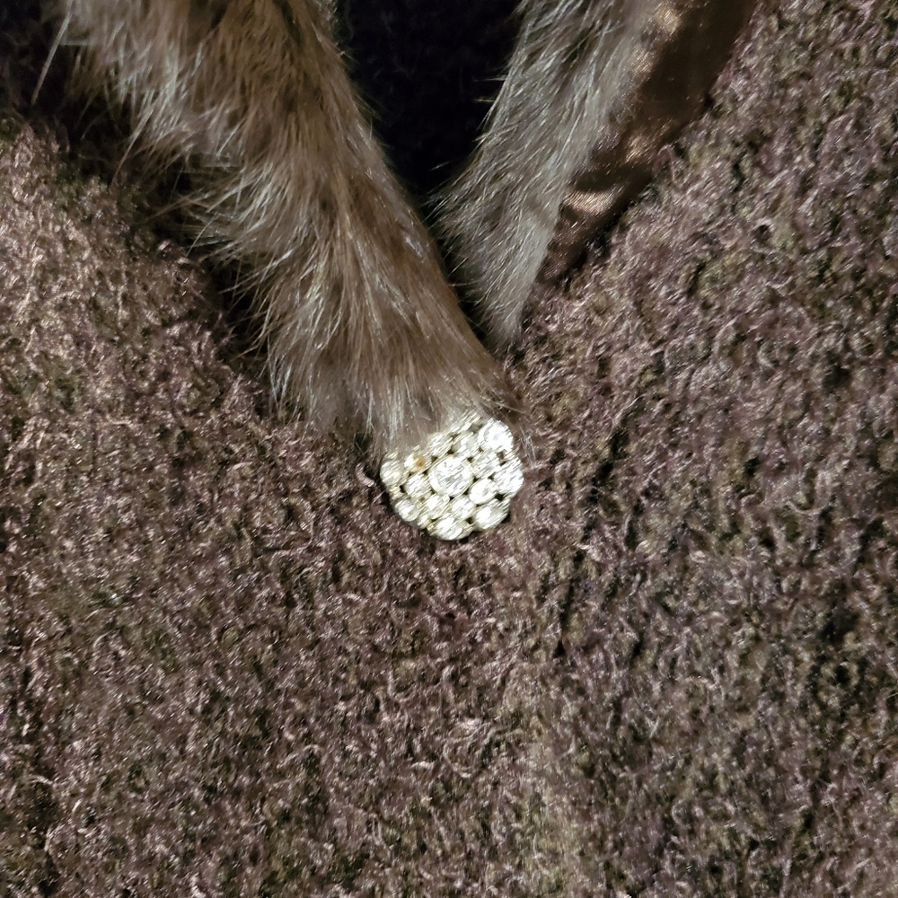 sweater - Picture 3 of 3